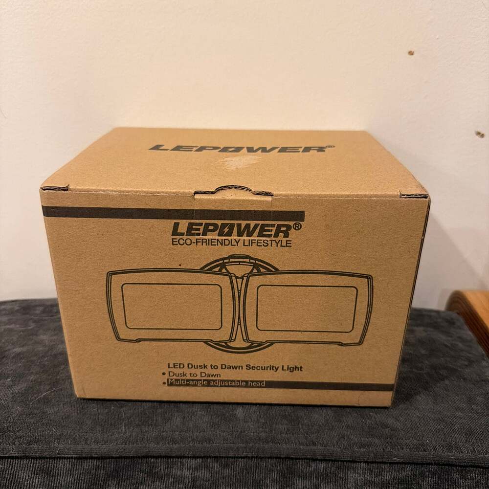 LEPOWER LED Dusk to‎ Dawn Security Light Outdoor Flood Light NIB